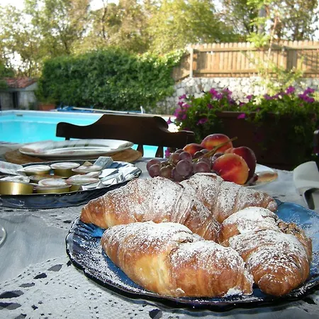 Pane & Tulipani Hotel